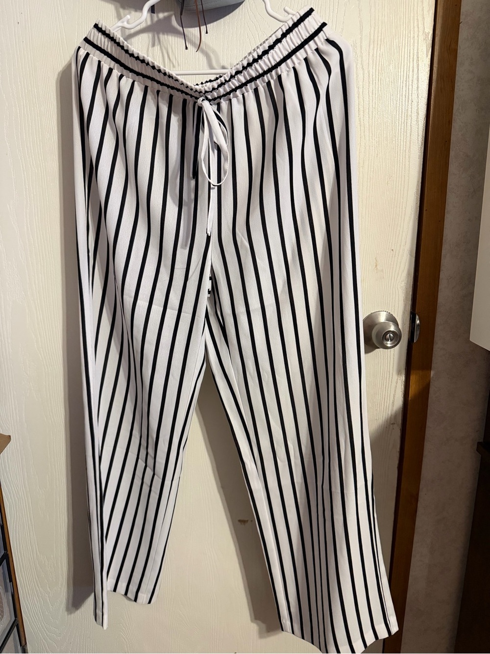 🖤 NWT NYCC Black & White Striped Pull-On Pants size M